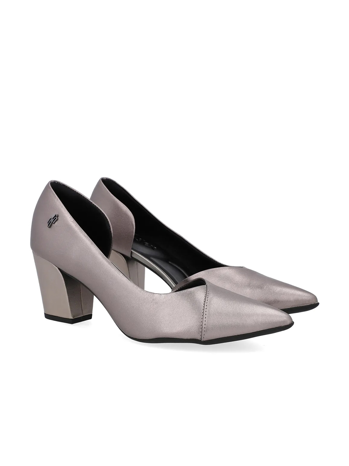 SCARPIN EM COURO