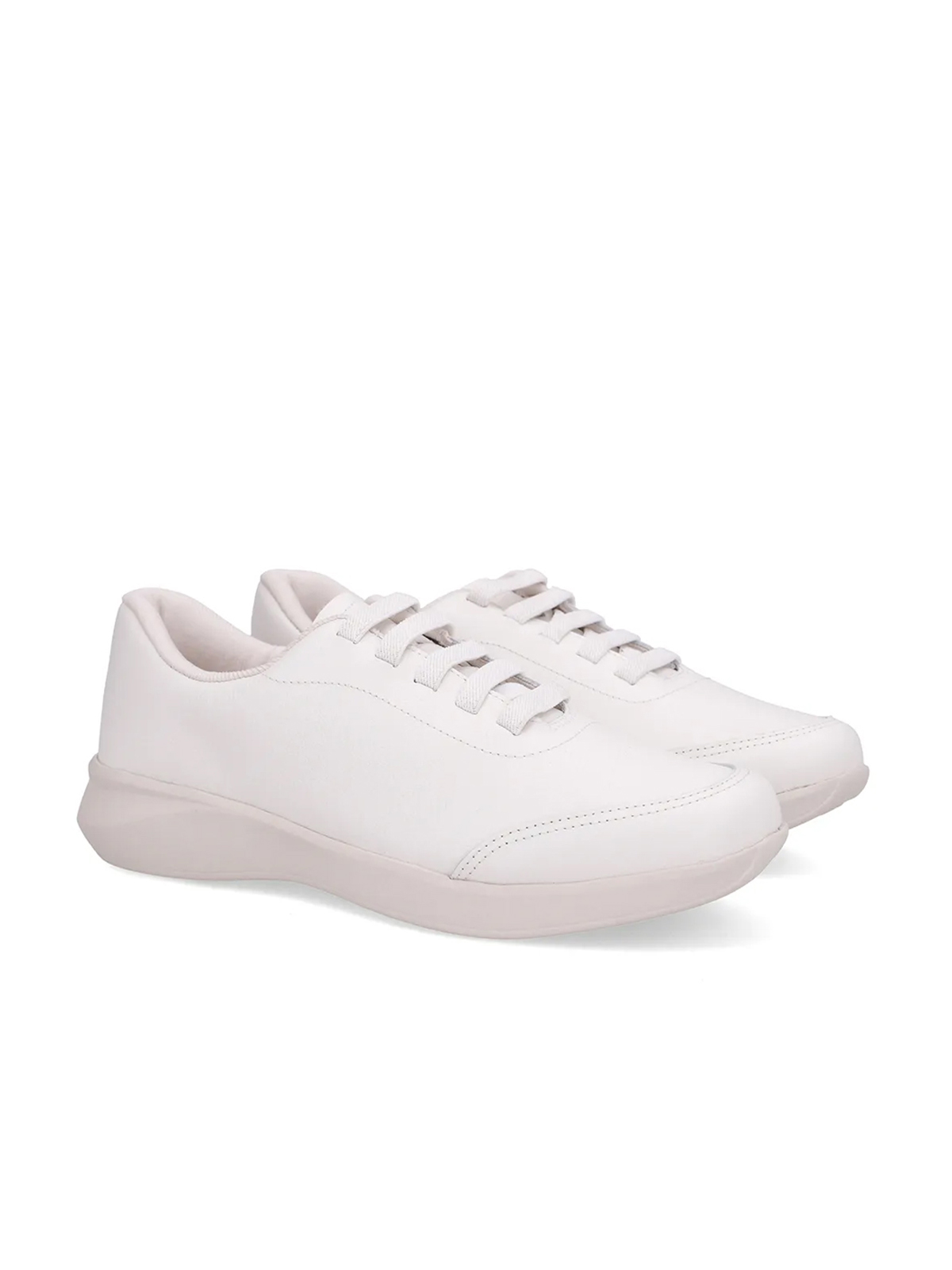 TENIS EM COURO