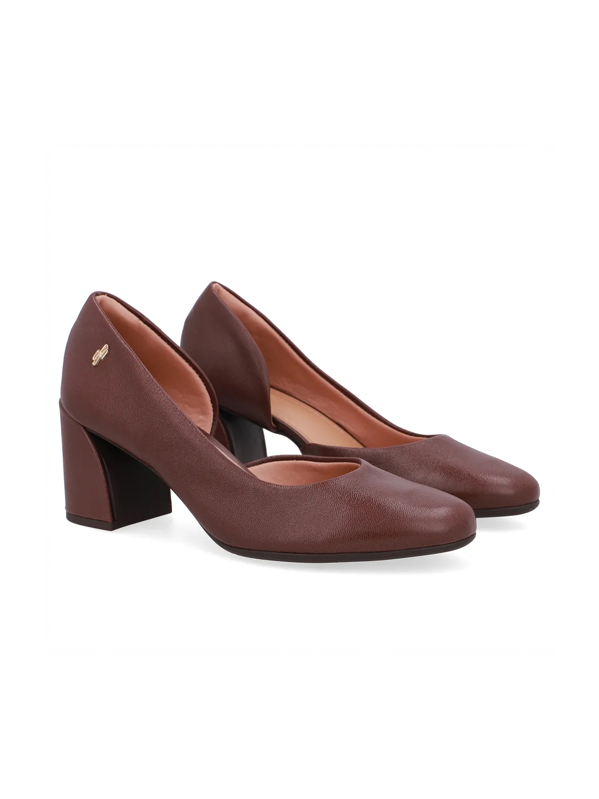 SCARPIN EM COURO PINHAO