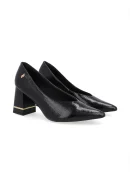 SCARPIN EM COURO